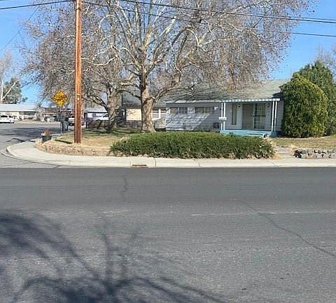 5th image of 1302 Winslow Ave