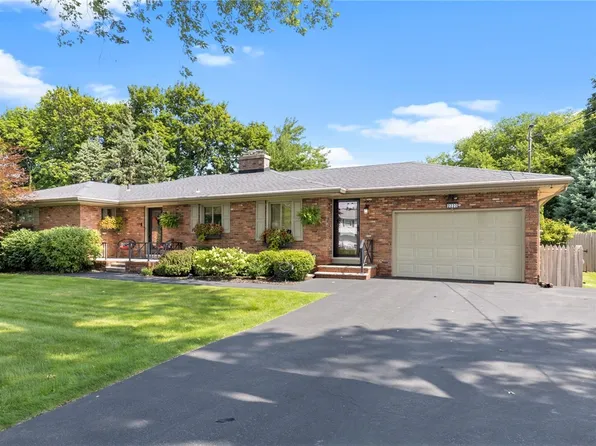 2222 Bay Shore Blvd, Rochester, NY 14622