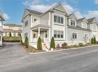 16 Kettle Point Ave, East Providence, RI 02914