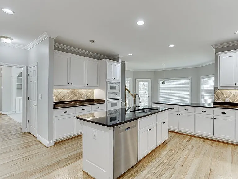 9345 Riverclub Pkwy — Photo 23