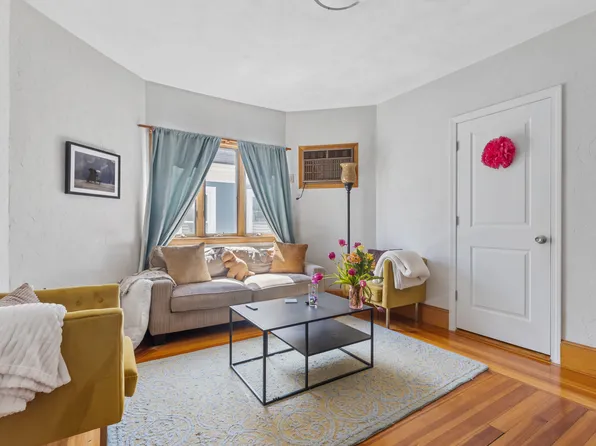 14 Barton St, Somerville, MA 02144