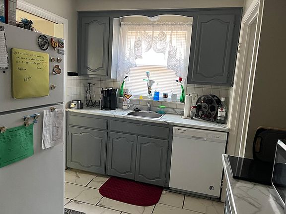3rd image of 1082 Garfield Ave