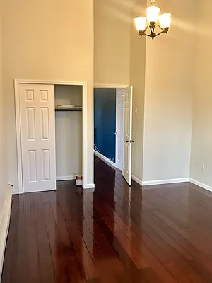 Rented by Voro, LLC | media 10