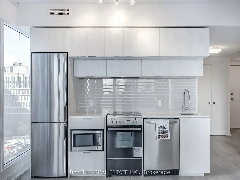 181 Dundas St E #2710