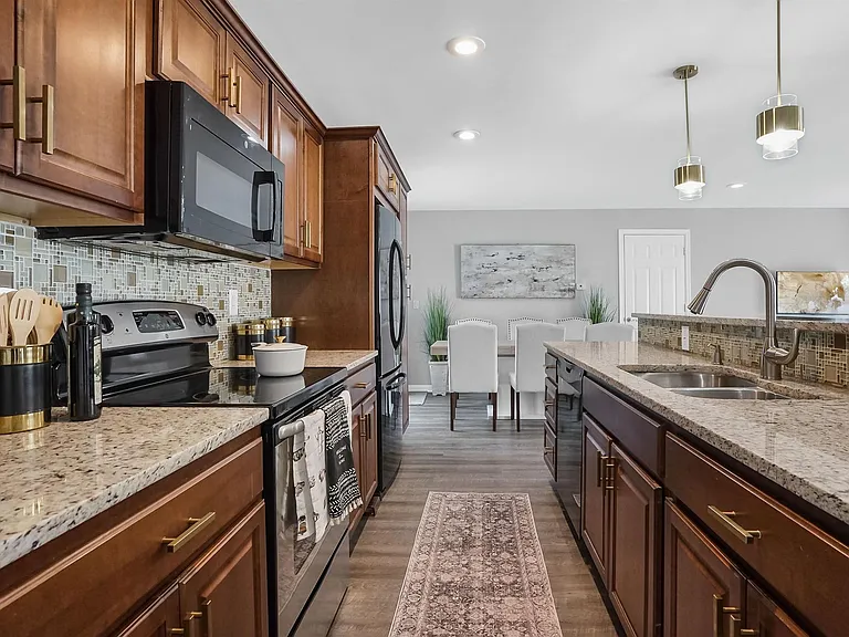 2905 W Hickory Grove Rd — Photo 14