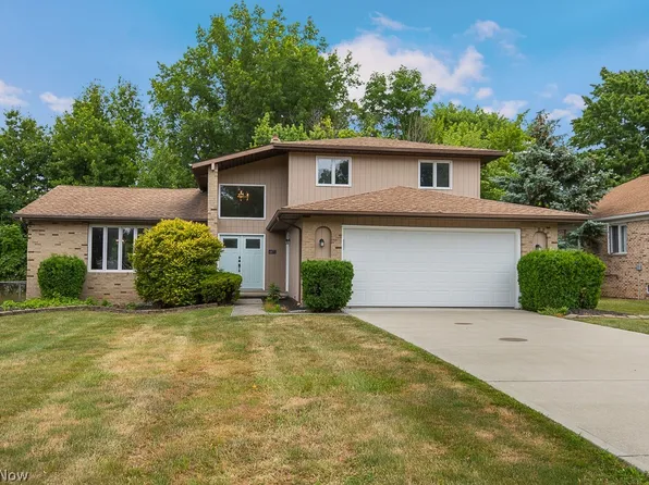 4871 Lindsey Ln, Richmond Heights, OH 44143