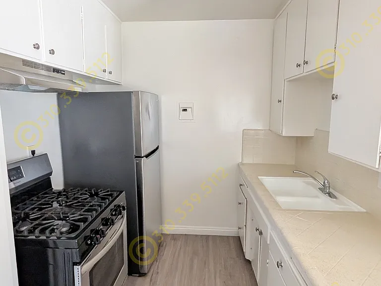 1517 Beloit Ave #2 — Photo 9