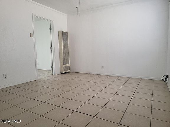 2nd image of 4014 Lincoln Ave APT 2