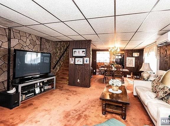 4th image of 399 Columbia Ave