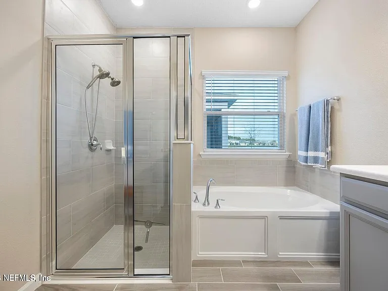 1780 Amberly Dr — Photo 32