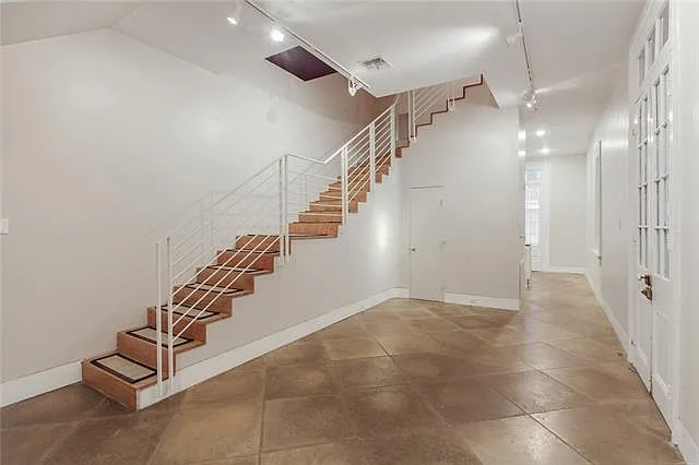 607 Barracks St #2 — Photo 4