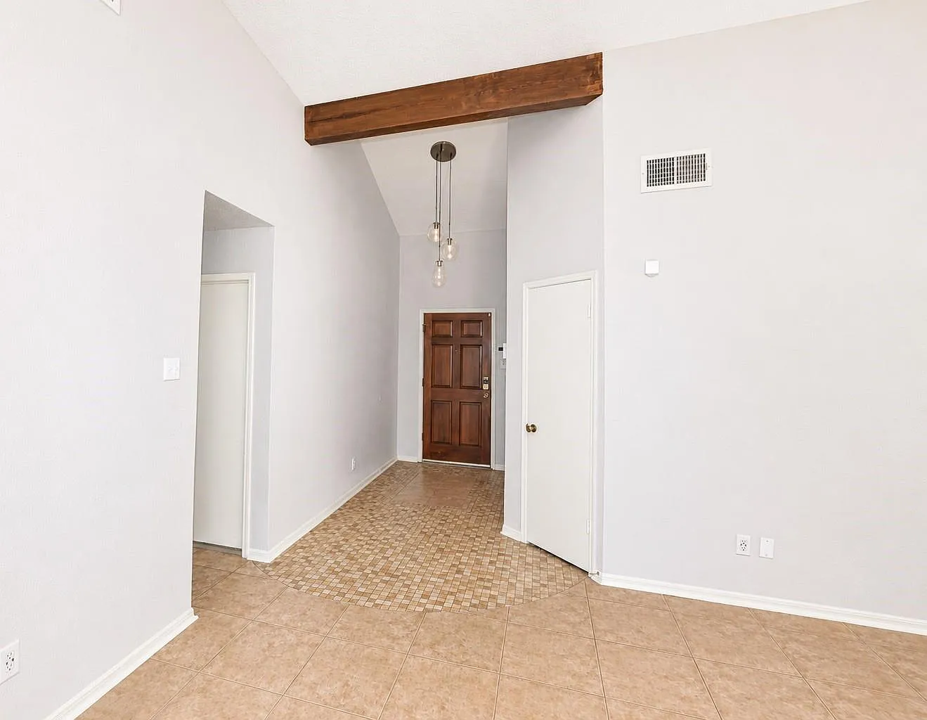 3 bed, 2.0 bath, 1480 sqft, $1,750 — Photo 3