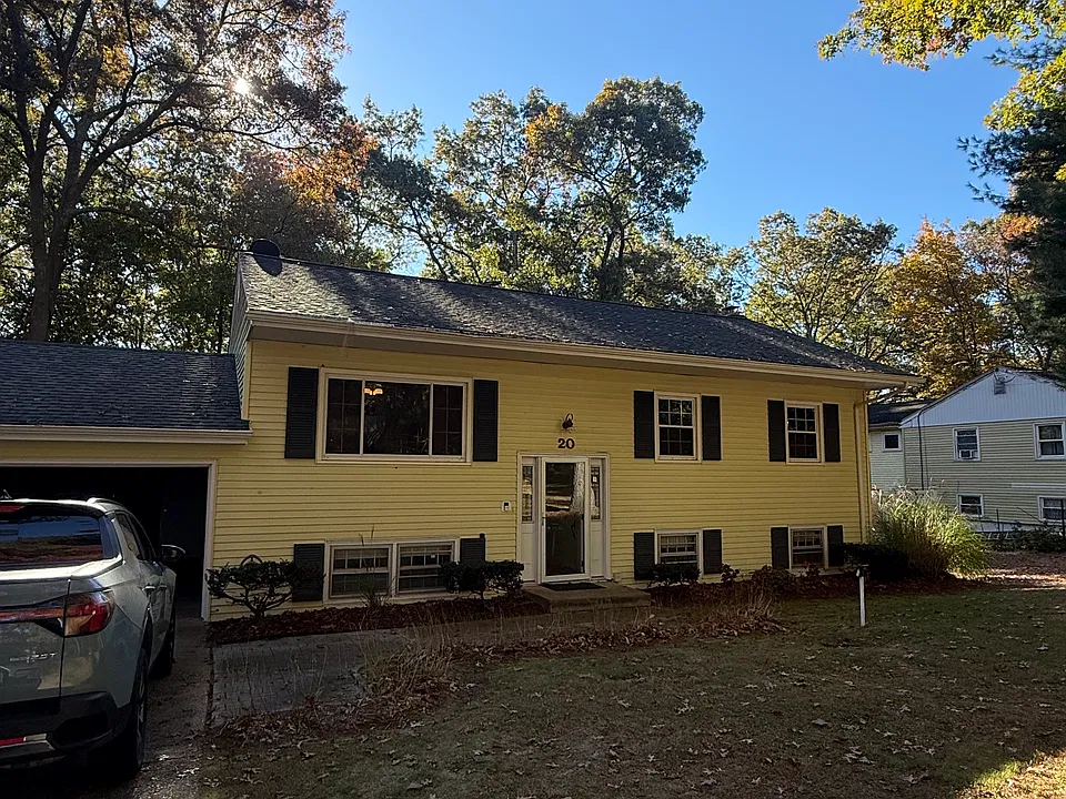 20 Hillwood Dr