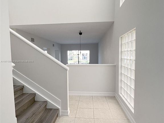 4th image of 3119 NE 210th Ter