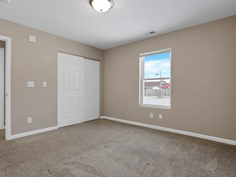 98 Burt Ave — Photo 17