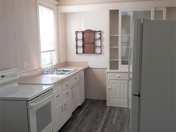 5th image of 140 Market St #1/2