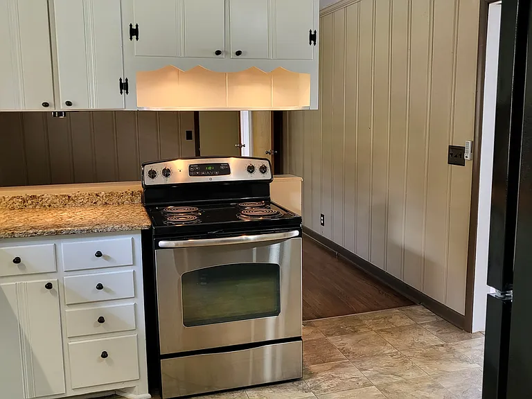 520 Oakley Dr — Photo 10