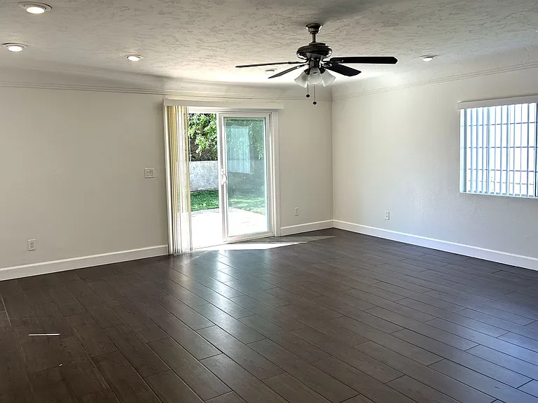 4007 Cypress Ln — Photo 7