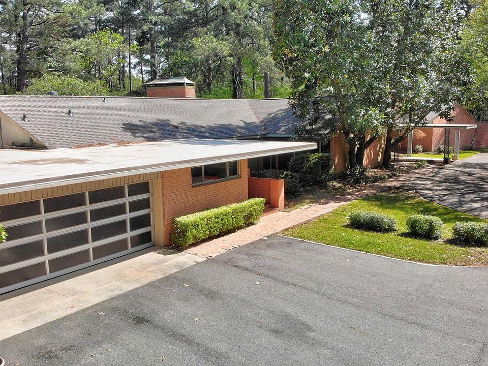 1st image of 100 Woodland Dr
