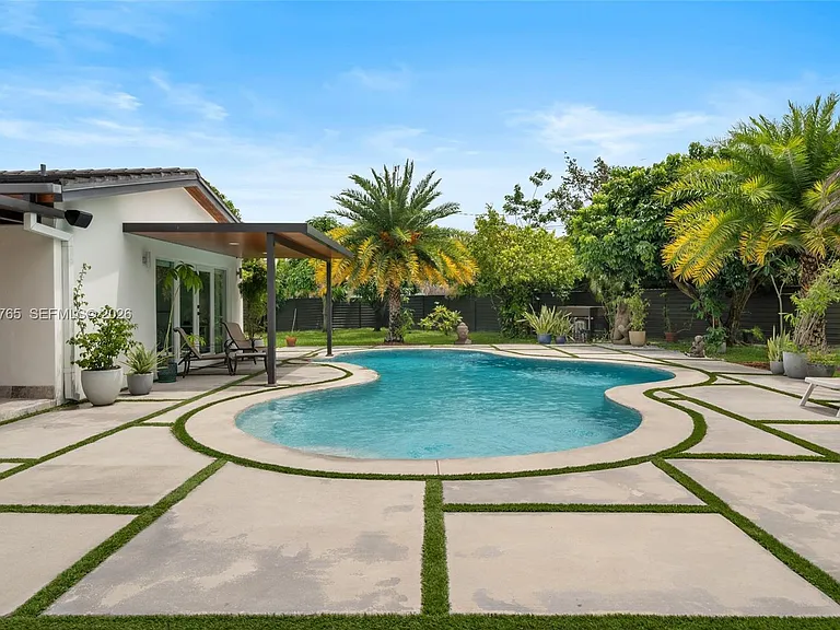 8535 SW 100th Ave — Photo 30