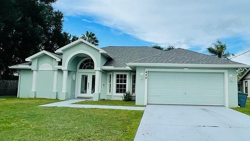 1st image of 449 NE Airoso Blvd