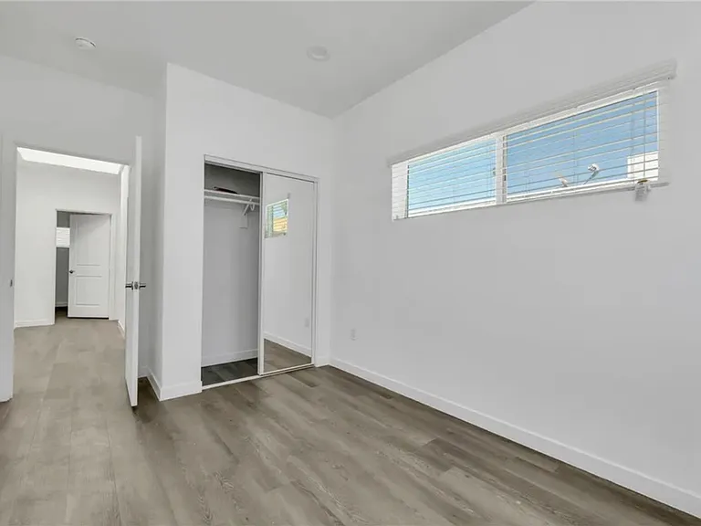 1885 W 20th St #1/2 — Photo 12