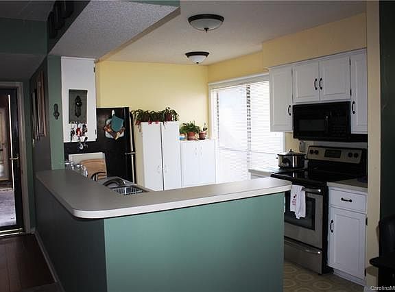 2nd image of 7316 Winery Ln