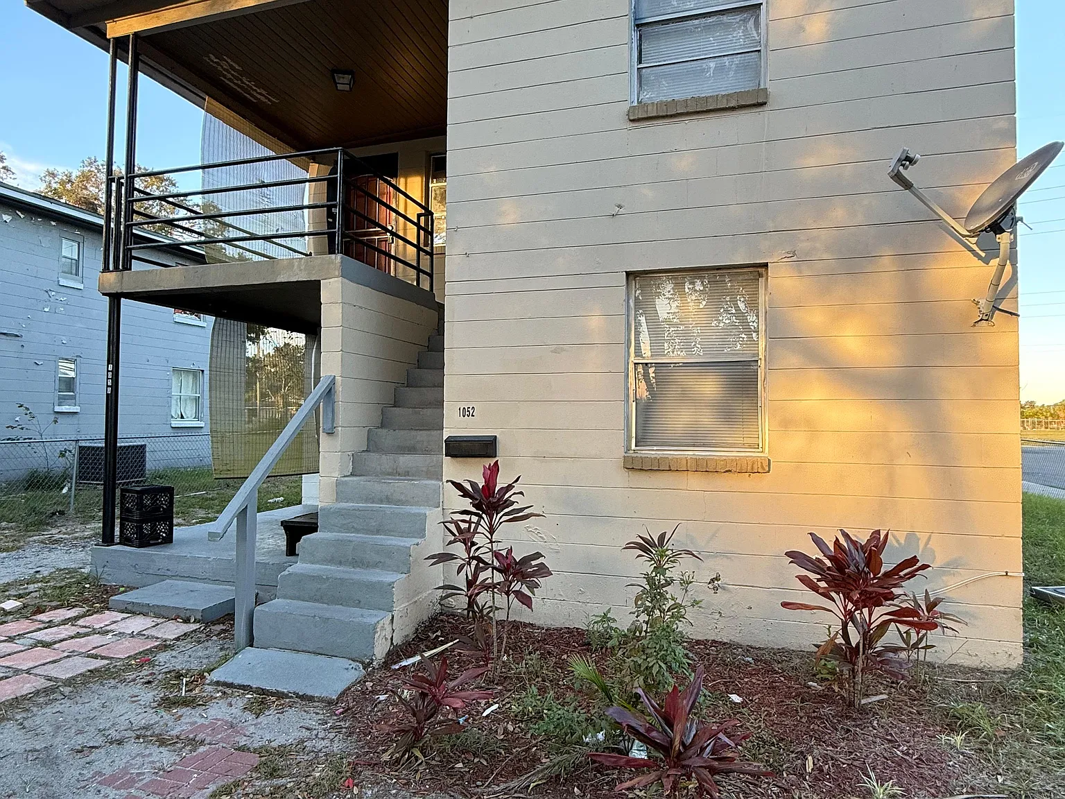 2 bed, 700 sqft, $895 — Photo 3