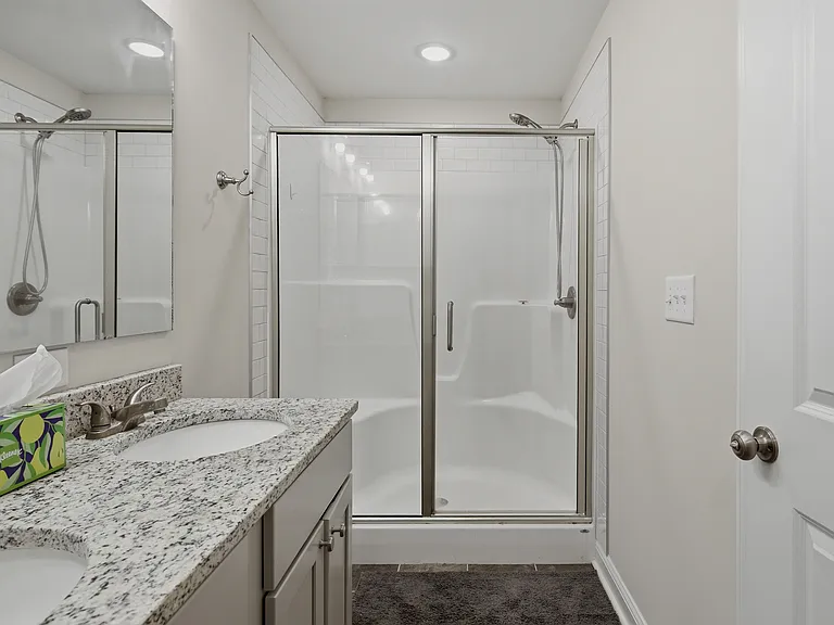 291 Burnside Dr — Photo 32