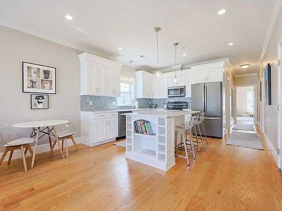 4th image of 17 Washington Ave #3
