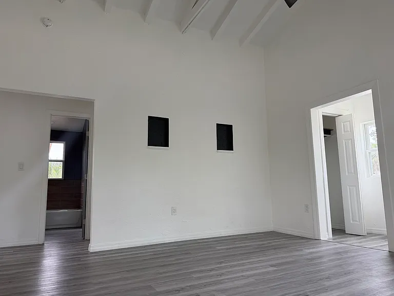 2230 E Harbor Dr S — Photo 7