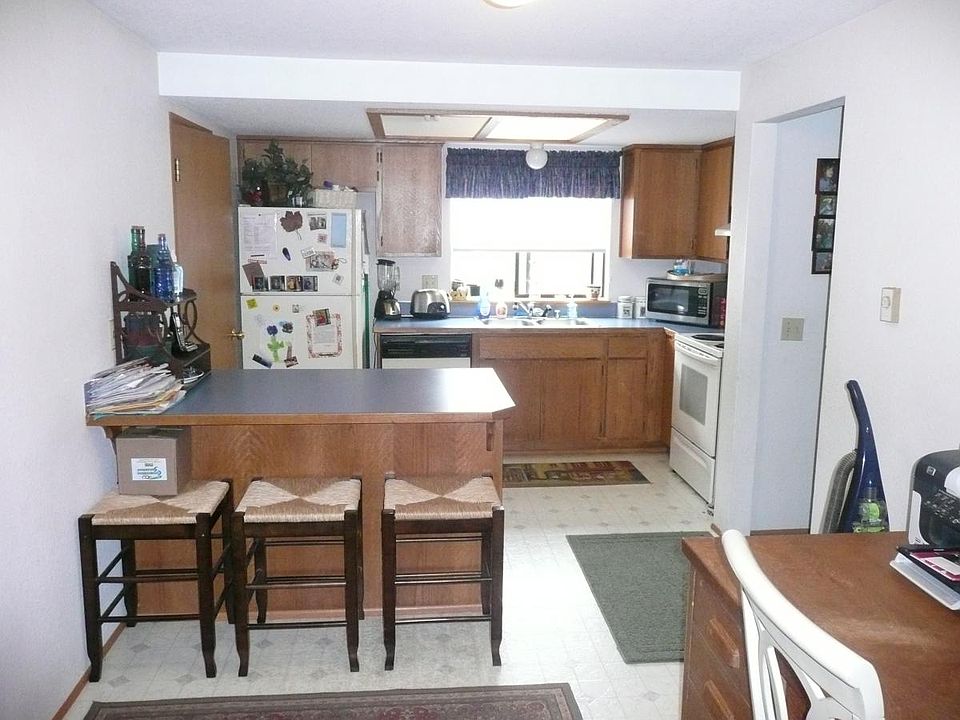 2nd image of 6977 60th Dr NE