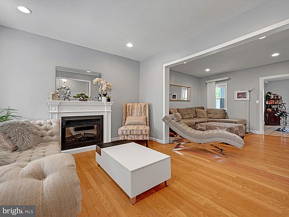 5th image of 309 Lehman St