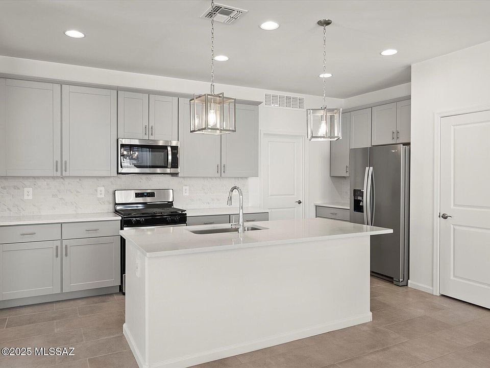1st image of 891 W Calle Las Varitas
