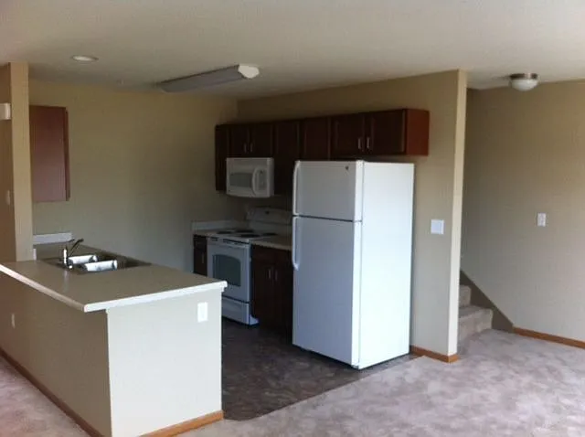 1540 Abraham Pkwy #4