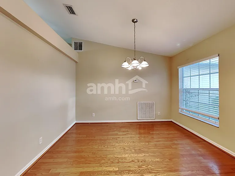 2538 SW Dawn St — Photo 6