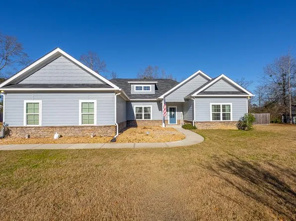 1578 Cummings Rd, Smiths Station, AL 36877