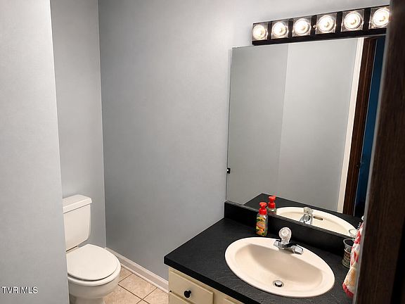 5th image of 115 Beechnut St APT H5