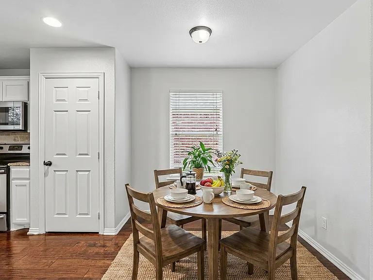 3017 N Hickory St — Photo 21