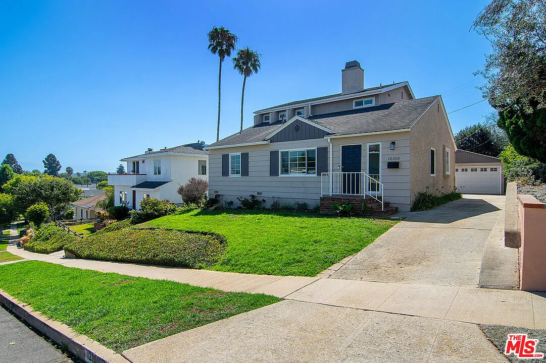 3 bed, 2.0 bath, 2397 sqft, $9,000 — Photo 1