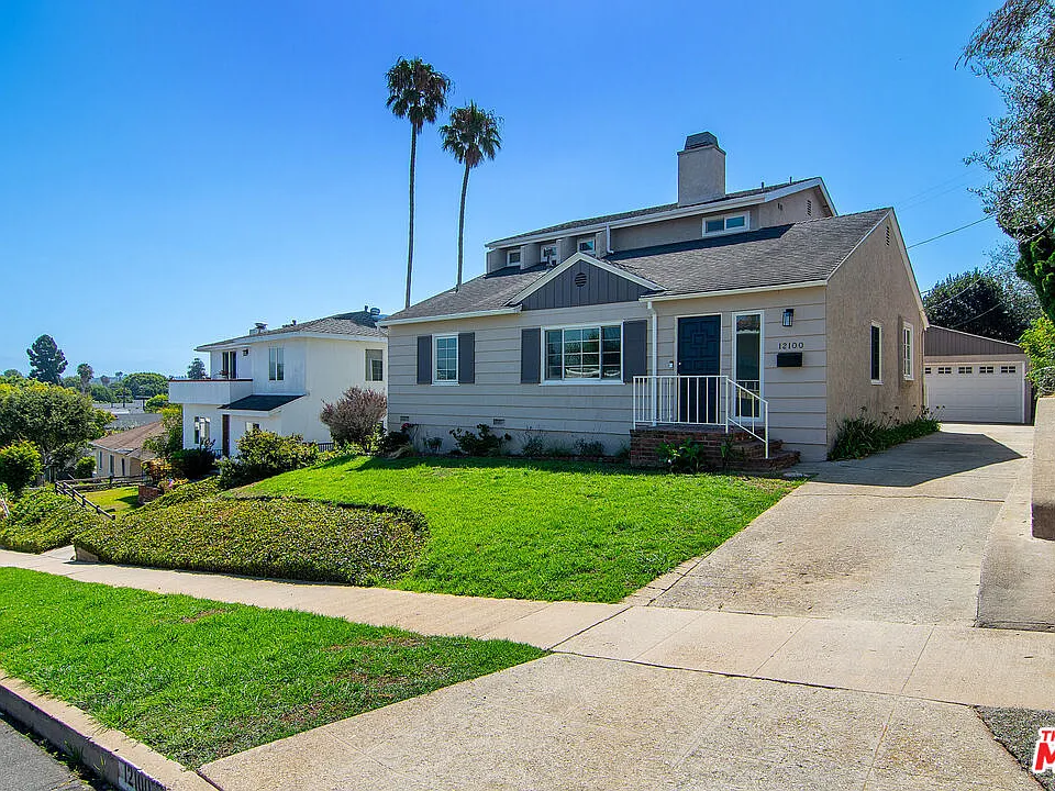 12100 Marine St