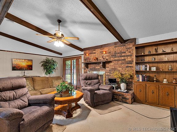 3rd image of 115 Cornell Dr