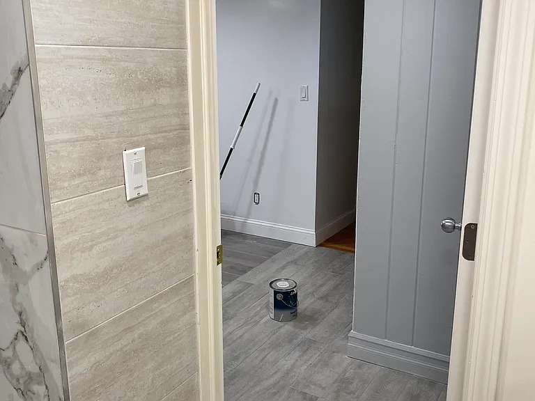 2 Secon Floor Norwalk Ct — Photo 6