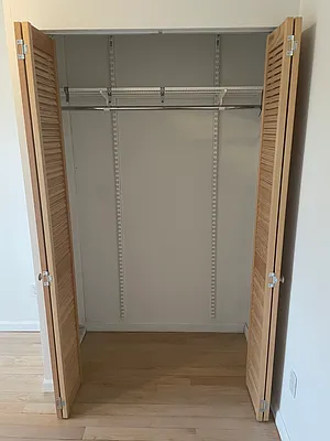 Rented by E Realty International Corp | media 16