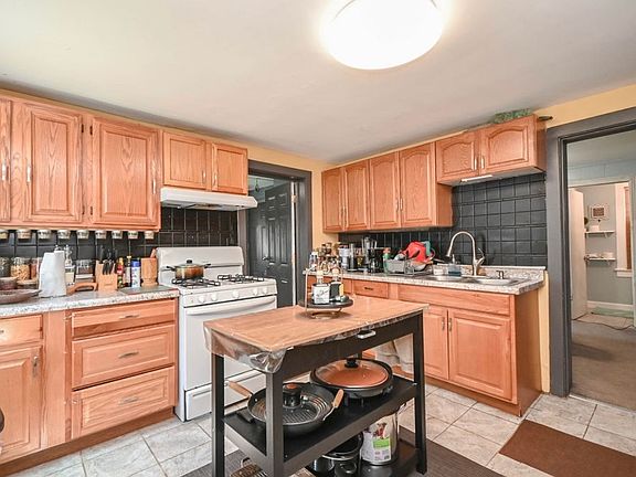 3rd image of 3102 Edina Blvd