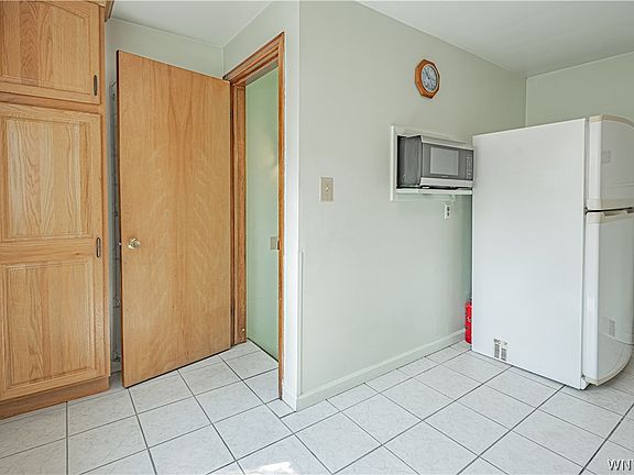 5th image of 639 73rd St