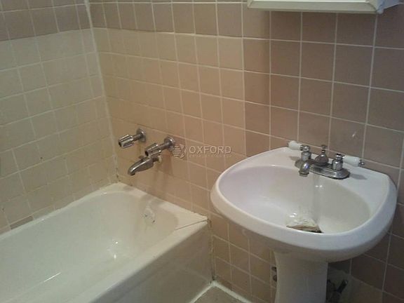 3rd image of 3243 48th St APT 3R