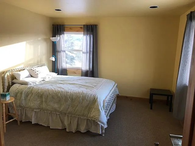 upstairs bedroom 1