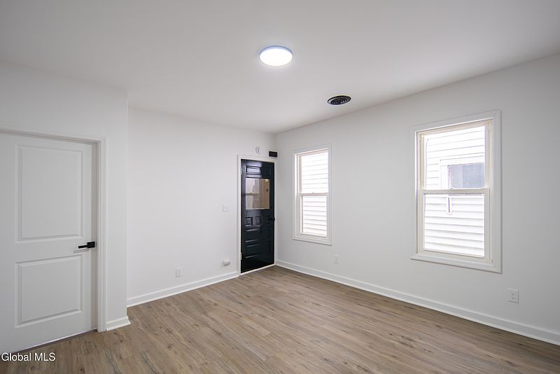 5th image of 103 Congress Street