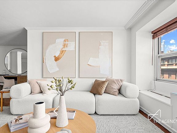 3rd image of 150 E 77th St APT 12B